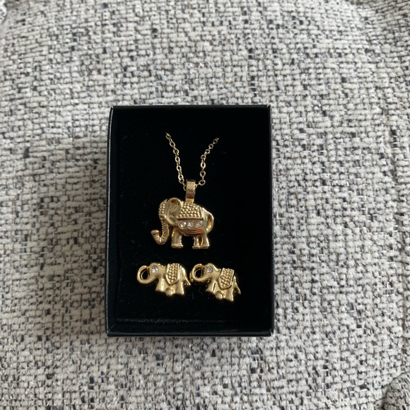 NWT Gold Elephant Jewelry - Picture 2 of 2